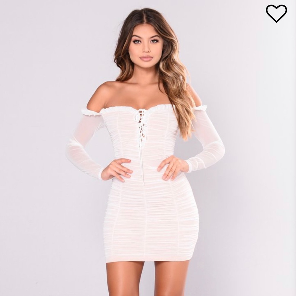 White Fashion Nova dress 🕊